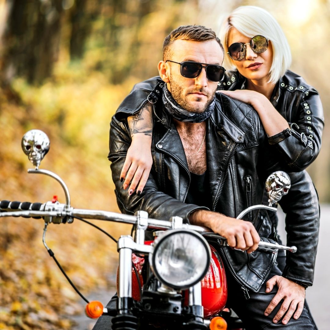 casal motociclista